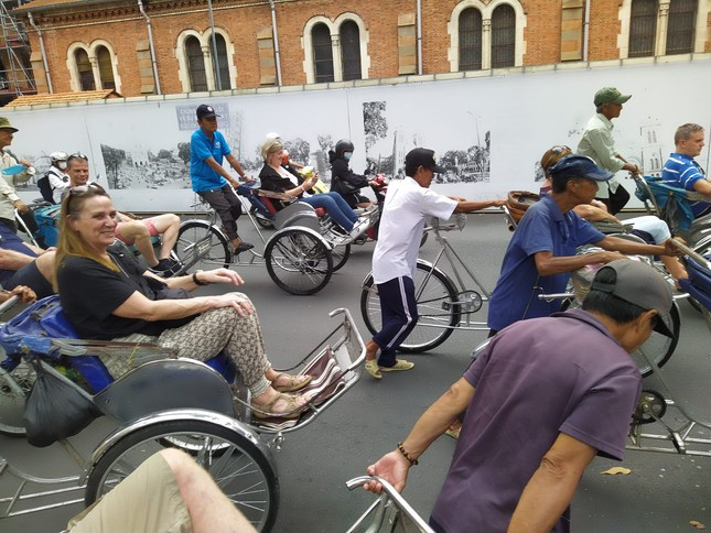 Du khach thich thu dao choi TPHCM bang 