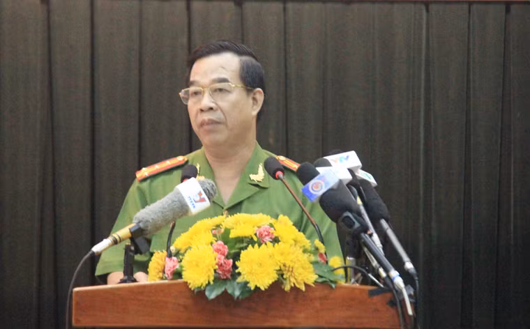 Phó giám đốc Công an tỉnh Nam Định phát biểu tại hội nghị