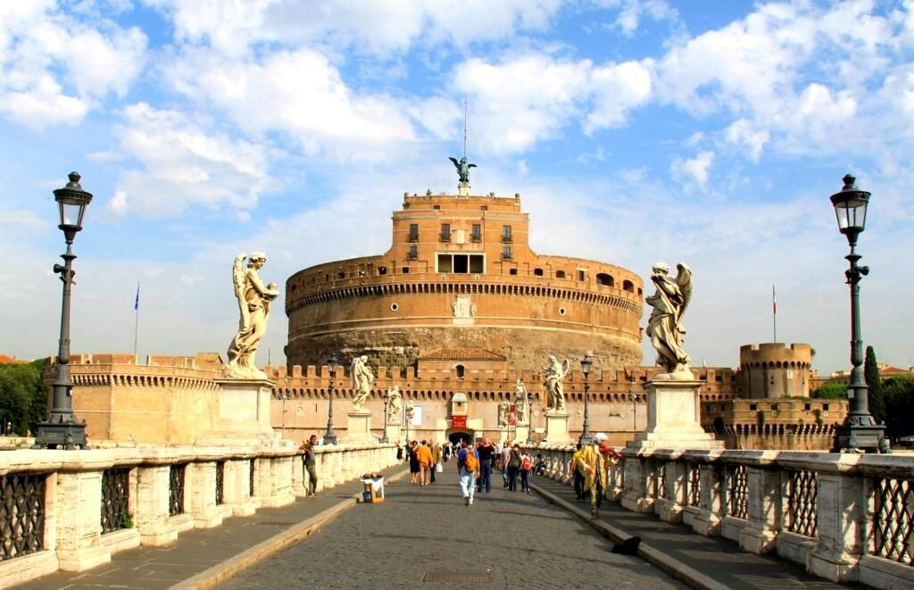 Đến năm 1901, nhà ngục ngừng hoạt động và bị bỏ không trong thời gian dài. Ngày nay, khu lăng mộ nổi tiếng một thời được sử dụng làm bảo tàng và là một địa điểm du lịch nổi tiếng ở Roma.