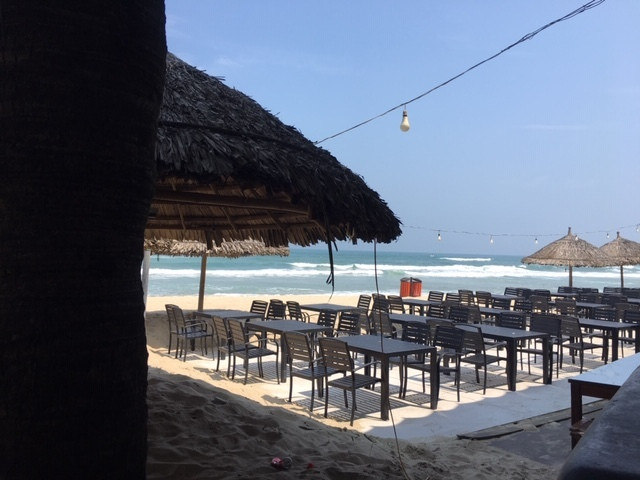 Khuyen ban gai bo thai khong duoc, nhan vien ngan hang khong nhan con