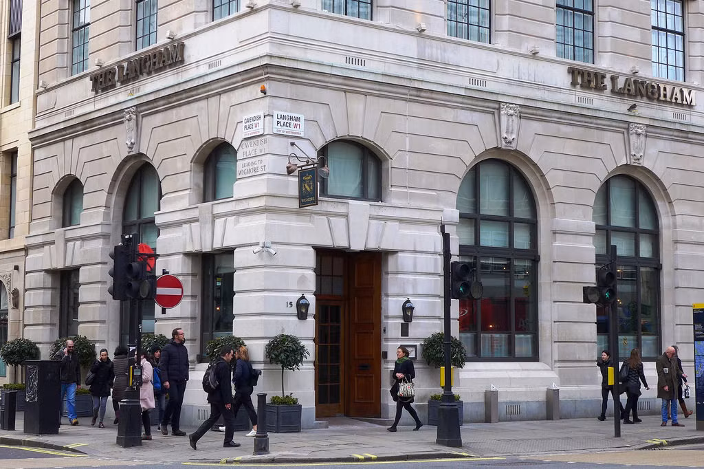 Đặc biệt, rất nhiều người đặt chỗ căn phòng trứ danh số 333 với hi vọng sẽ có cơ hội được gặp ma một lần trong đời.