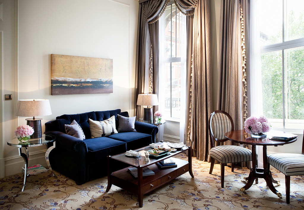 Tưởng chừng những tiếng xấu “ma ám” sẽ làm khách hàng không dám đến, nhưng thật bất ngờ khi khách sạn Langham vẫn luôn đứng top đầu về những khách sạn hút khách của London.