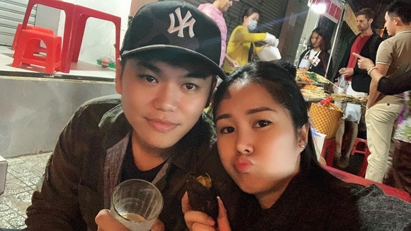 Le Phuong hanh phuc khoe duoc chong tre cung chieu