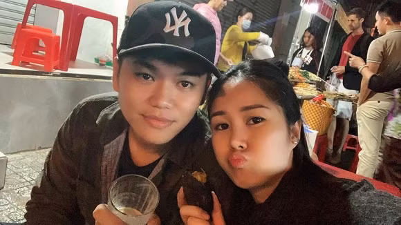 Le Phuong hanh phuc khoe duoc chong tre cung chieu