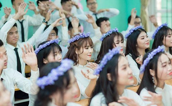 Tho anh buc xuc bi ca lop che anh ky yeu xau, doi tien-Hinh-2