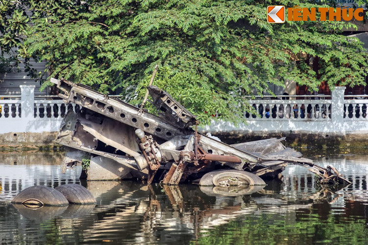 Đây là nơi lưu giữ xác một chiếc máy bay B52 bị bắn hạ trên bầu trời Hà Nội trong 12 ngày đêm của Chiến dịch Điện Biên Phủ trên không năm 1972.