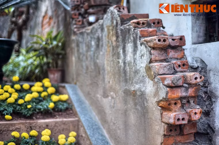 Ngay sau khi ngừng tiếng bom, các lực lượng trực chiến, dân quân tự vệ đã nhanh chóng có mặt để đào bới, cứu những người bị thương. Hoạt động tái thiết những ngày sau đó diễn ra khẩn trương. Riêng nền ba ngôi nhà liền kề số 47, 49, 51 bị san phẳng trong trận bom hủy diệt được giữ lại làm đài tưởng niệm.