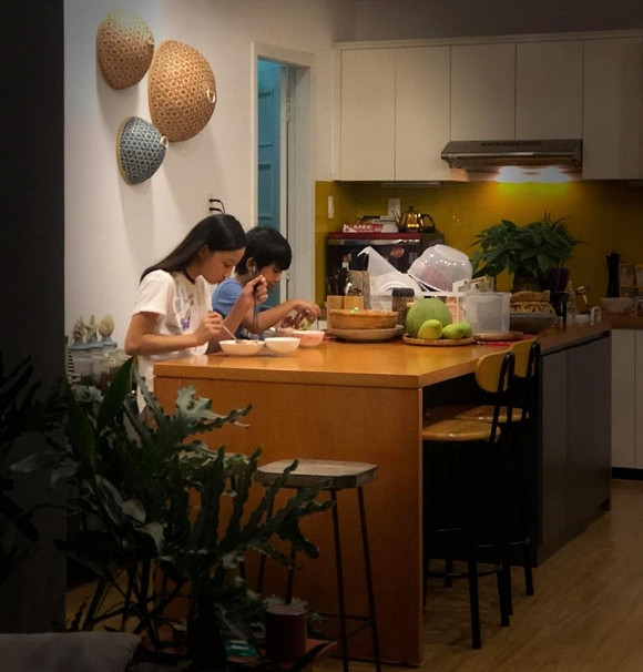 Kham pha khong gian vo chong Pham Anh Khoa dang song-Hinh-3