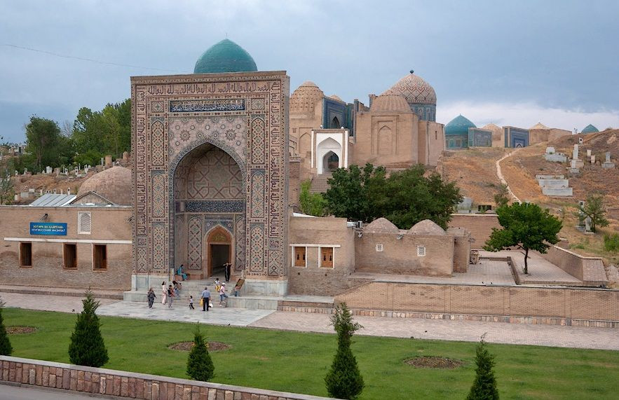 Nằm ở thành phố Samarkand của đất nước Uzbekistan, lăng mộ Shah-i-Zinda được coi là một trong những lăng mộ nổi tiếng nhất bậc nhất khu vực Trung Á.