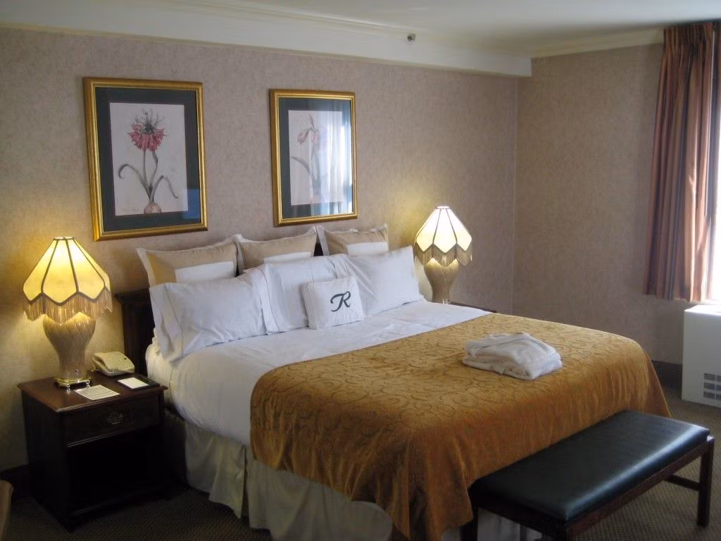 Theo những lời đồn đại, Marilyn Monroe đã trở thành một hồn ma và quay về ám khách sạn yêu thích một thời của mình.