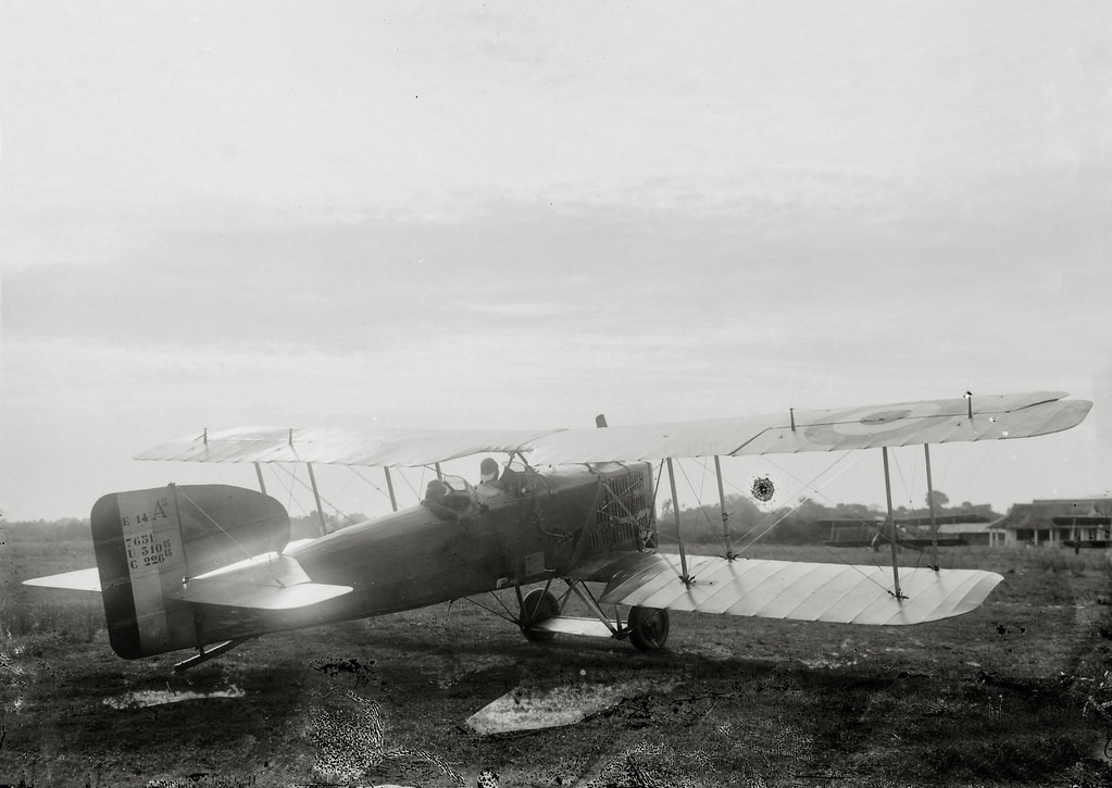 Một chiếc máy bay ở sân bay Biên Hòa.