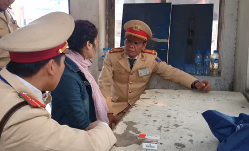 Bà bau nhay cau Chuong Duong tu tu