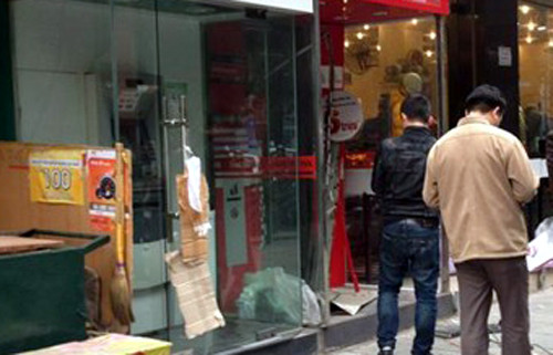 Vụ việc được phát hiện vào khoảng 7h.