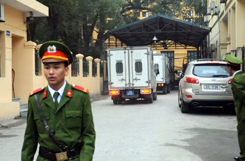 Bát dàu xu Duong Tụ Trọng