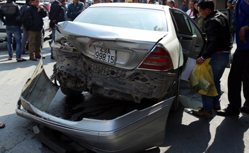 5 o to tong lien hoan bep dau, vo nat duoi-Hinh-2