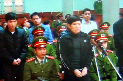 Bị cáo Dương Tự Trọng trước vành móng ngựa.