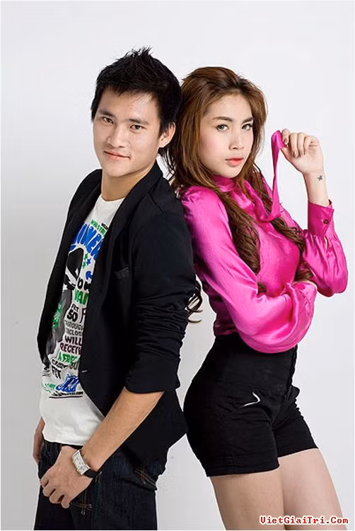 Trải qua nhiều sóng gió, thị phi suốt 6 năm dài bên nhau, cặp đôi này vẫn giữ được tình cảm bền chặt và ngày càng thăng hoa trong sự nghiệp riêng.