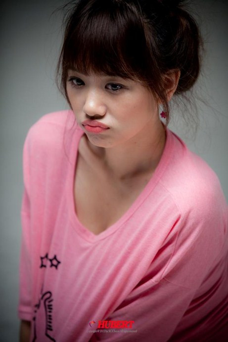 Quyết định về Việt Nam sinh sống, cô cũng có thời gian hoạt động ở showbiz Hàn và là thành viên của nhóm nhạc K-iss. Khi đó, Có người đề nghị sẽ đầu tư cho cô 1 triệu USD (tương đương 20 tỉ đồng) để phát triển sự nghiệp.