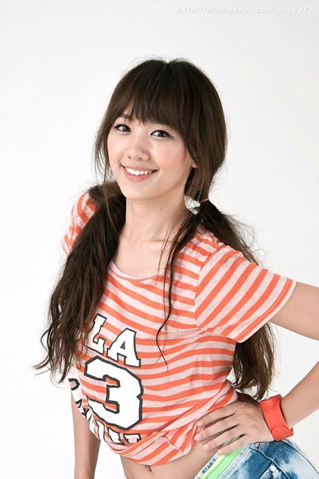 "Nhiều người biết là Hari đã có bạn trai mà vẫn cứ đeo đuổi, con trai Hàn Quốc cũng vậy mà Việt Nam cũng vậy".