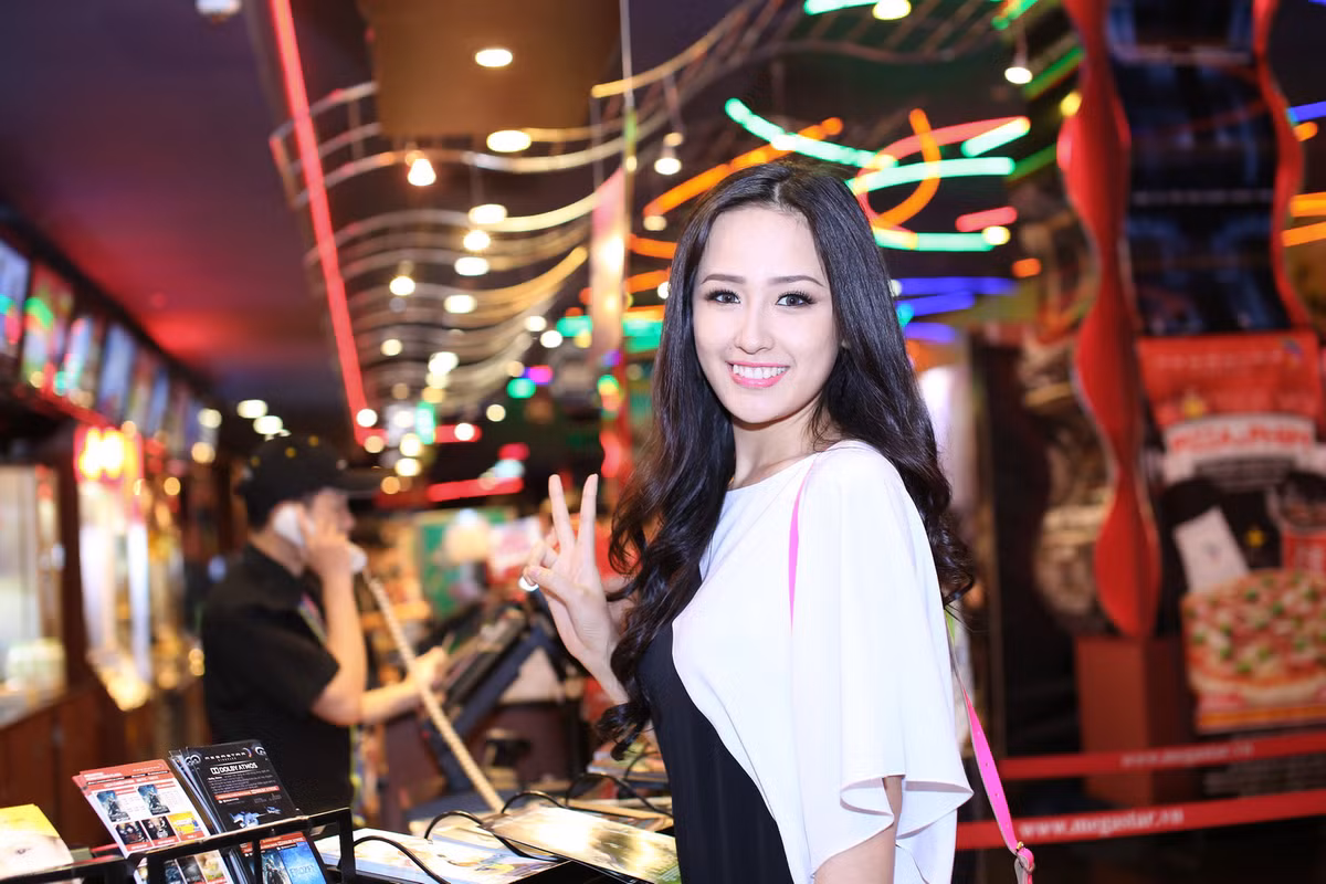 Người đẹp dành nhiều thời gian để tổ chức các hoạt động từ thiện và thực hiện một số dự án riêng.