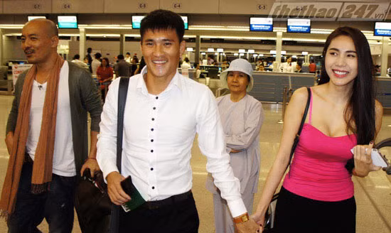 Giờ sự nổi tiếng của Công Vinh đã vượt ra khỏi tầm lãnh thổ Việt Nam. Chỉ với một bàn thắng từ khi khoác áo CLB Sapporo tại J-League 2, Công Vinh trở thành một ngôi sao mới nổi tại Nhật Bản.