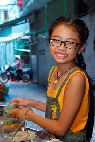 Bước ra từ sân chơi Giọng hát Việt nhí, cô bé sở hữu chất giọng ngọt ngào, truyền cảm trở thành ngôi sao được săn đón hàng đầu showbiz Việt với hàng triệu khán giả lớn nhỏ yêu mến hiện nay.