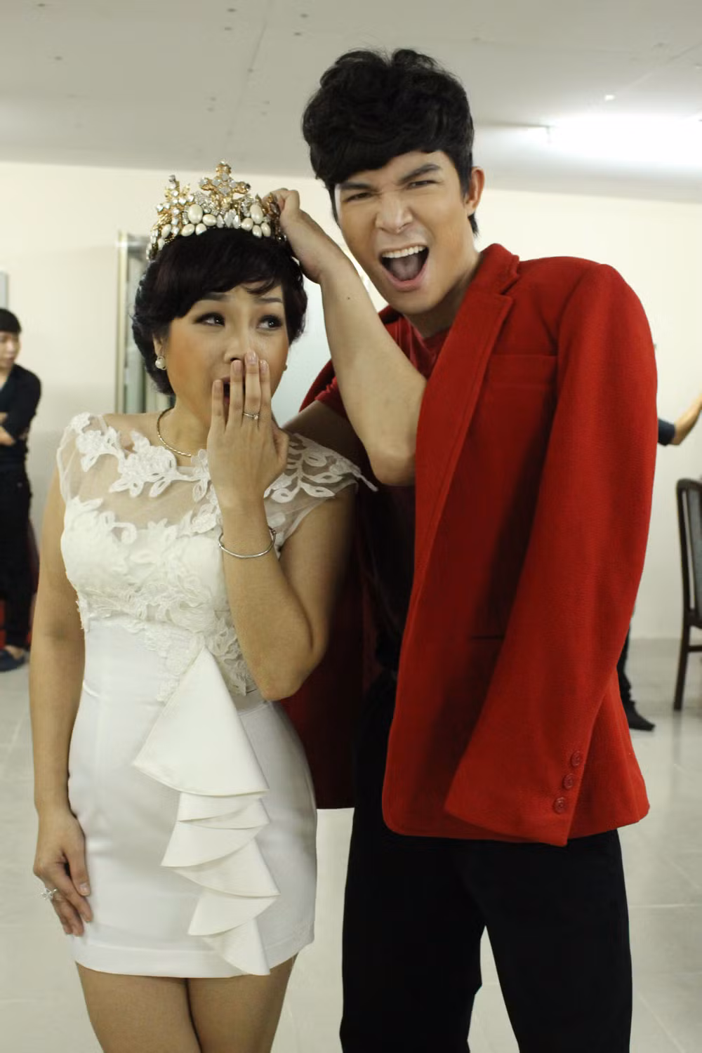 Tuy nhiên, đúng như lời anh cam kết: sẽ không để mình trở thành thảm họa Opera khi tham gia Chinh phục đỉnh cao, giọng ca Xinh đã chinh phục giám khảo một cách xuất sắc với số điểm tuyệt đối.