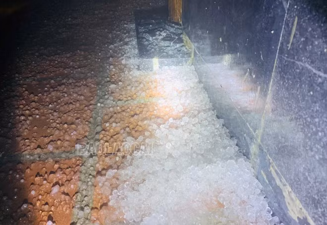 Dinh Fansipan hung mua da du doi vao rang sang nay