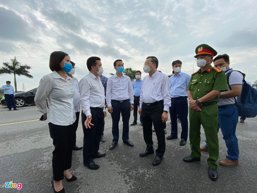 14 nguoi o Benh vien Benh Nhiet doi Trung uong duong tinh nCoV