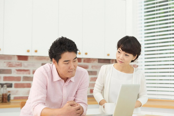 Truoc ngay cuoi, anh trai nho toi tra no vi khong muon vo biet