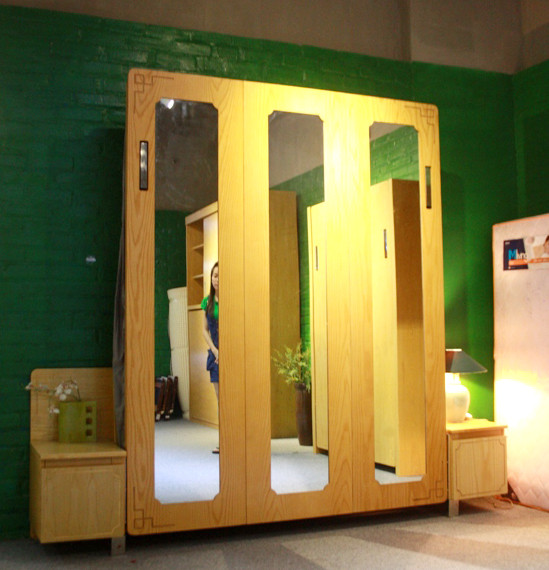 Nhưng cũng cỏ thể biến thành một tủ gương như thế này