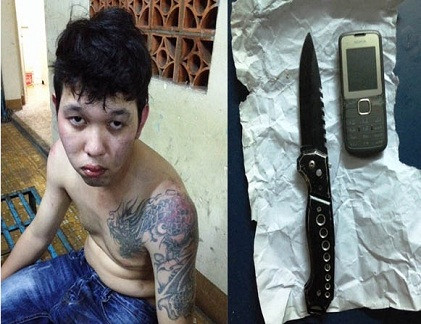 Quý và con dao nghi can dùng để gây án, đâm trọng thương 3 chiến sĩ công an đang thi hành nhiệm vụ.