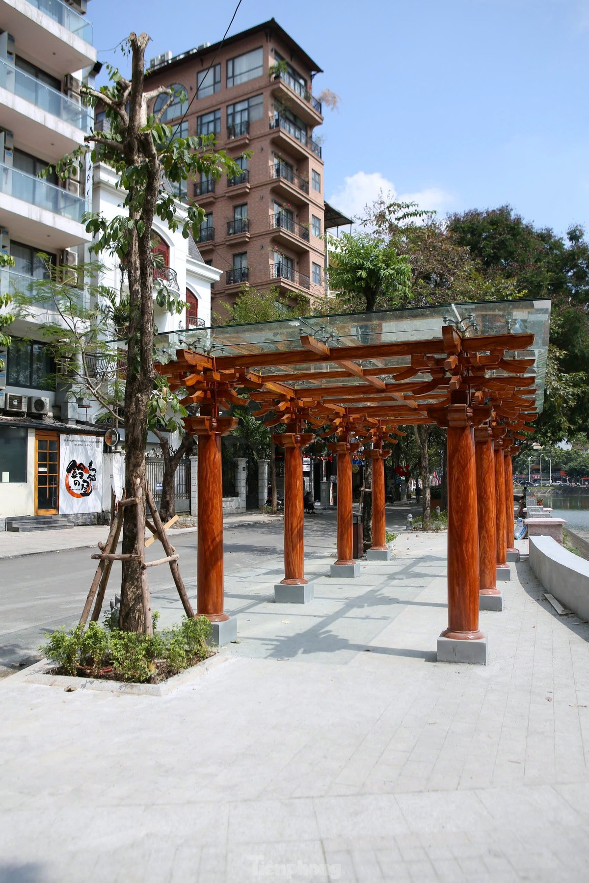 Nhiều khu vực không có bóng dáng người qua lại.