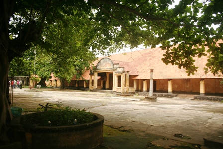 Nhà tù Côn Đảo là nhà tù được quân đội Mỹ và Pháp xây dựng khi chiến tranh diễn ra tại miền Nam Việt Nam. Nơi đây cũng từng được đánh giá là 1 trong top 10 địa danh đáng sợ nhất châu Á do CNN công bố. Trong ảnh là Trung tâm cải huấn Trại Phú Hải.