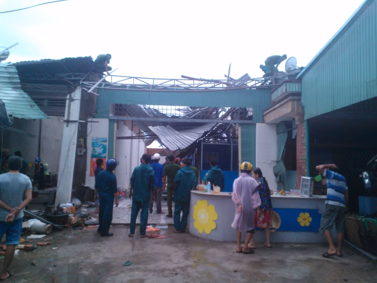 Ngay trong chiều nay, các ngành chức năng phải bố trí, sắp xếp nơi ở tạm cho người dân.