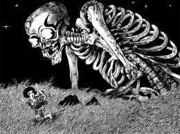 Vào ban đêm, Gashadokuro thường đi lang thang khắp nơi và nghiến răng tạo nên âm thanh "gachi gachi".