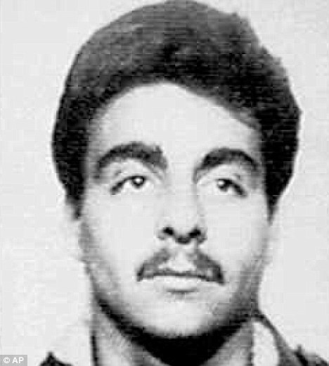 Hai trong số 3 con tin đã được hắn thả. Người phụ nữ bị Vincent bịt miệng với miếng giẻ chứa đầy hóa chất khiến nạn nhân tử vong. Anh trai của Walter bị bắt và kết án tù trong khi hắn bỏ trốn.