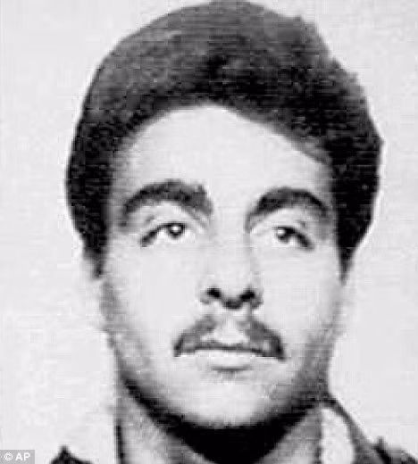 Hai trong số 3 con tin đã được hắn thả. Người phụ nữ bị Vincent bịt miệng với miếng giẻ chứa đầy hóa chất khiến nạn nhân tử vong. Anh trai của Walter bị bắt và kết án tù trong khi hắn bỏ trốn.