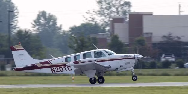 Vào ngày 23/7, một máy bay đã bị rơi trên Thái Bình Dương khiến phi công 17 tuổi Haris Suleman (Mỹ) tử nạn và cha cậu vẫn đang mất tích. Được biết, hai cha con họ hi vọng đi vòng quanh thế giới để quyên góp tiền xây dựng trường học cho các trẻ em nghèo ở Pakistan.