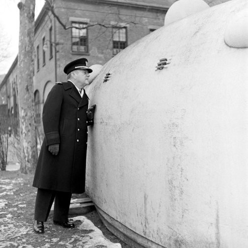 Đây là một trong những chiếc tàu ngầm đầu tiên đến Brooklyn Navy Yard năm 1941.