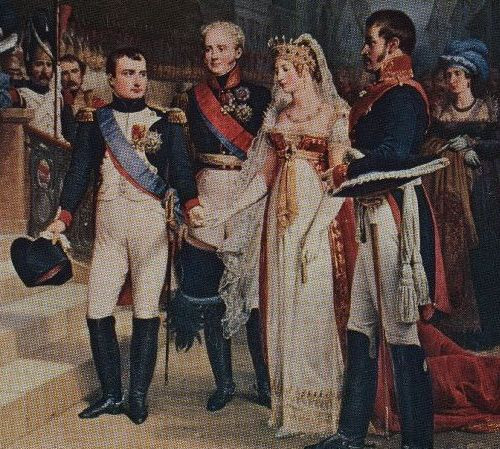 11. Napoleon cũng có câu nói nổi tiếng về phụ nữ: "Phụ nữ xinh đẹp làm vui mắt còn phụ nữ hiền lành, tốt bụng làm vui lòng người đàn ông. Người phụ nữ đầu chỉ là một thứ nữ trang còn người con gái đề cập sau là một báu vật".