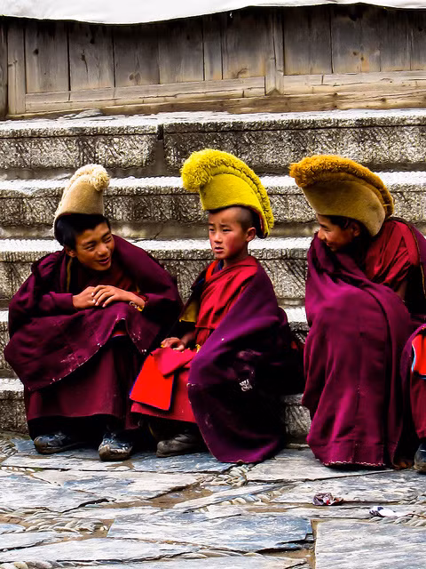 Thông thường, chỉ có những Lạt Ma Tây Tạng tu luyện lâu dài và có thần lực đặc biệt cũng như phải có phương pháp tu luyện tốt mới có thể khai mở thần nhãn.