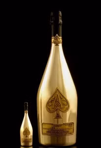 Armand de Brignac Midas có giá hơn 215.000 USD đã ghi tên mình vào trong danh sách những chai rượu đắt nhất thế giới. Loại Champagne này được khách hàng ưa chuộng bởi hương vị đặc biệt của nó.