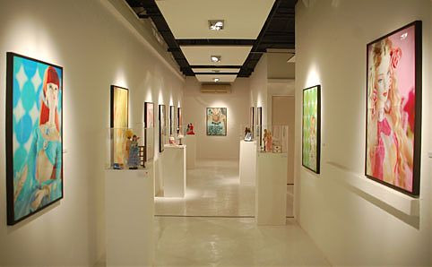 Sưu tập những tác phẩm nghệ thuật đắt giá, có 1-0-2 là sở thích thường thấy của giới nhà giàu. Những đại gia lắm tiền nhiều của sẵn sàng bỏ ra hàng trăm triệu USD để mua một bức tranh của danh họa nổi tiếng thế giới hay bức tượng cổ vài trăm năm tuổi... Nhiều đại gia có cả một bộ sưu tập những cổ vật lên đến hàng tỷ USD.