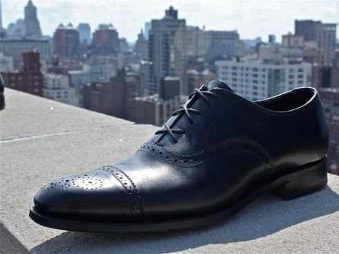 Meermin là một trong những thương hiệu giày uy tín dành cho các quý ông. Thương hiệu danh giá này được đặt trụ sở tại Mallorca, Tây Ban Nha. Giá của mỗi đôi giày dao động từ 215 - 350 USD.