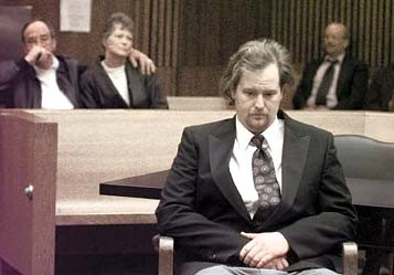 Armstrong khai nhận đã giết tổng cộng khoảng 30 phụ nữ ở 6 quốc gia và 4 bang của Mỹ trong suốt thời gian phục vụ trong Hải quân Mỹ cũng như sau khi xuất ngũ. Hắn đã giết hại tất cả gái mại dâm từng có quan hệ với mình cũng như những cô gái khác cũng hành nghề bán hoa.