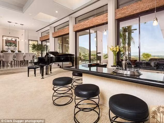 Ngôi nhà này có view tuyệt đẹp nhìn hướng ra thung lũng Coachella.