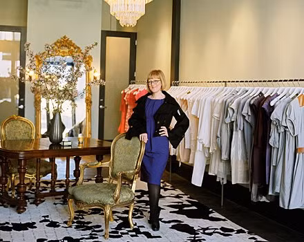 Nhiều ngôi sao nổi tiếng thế giới như Thái Trác Nghiên, Fabiana Filippi, Kenzo, Maison Kitsune, Nicholas Kirkwood…là các tín đồ mua sắm của Elizabeth Charles.