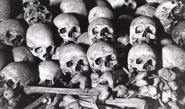 Trong suốt kỷ băng hà, người dân ở Quần đảo Anh (British Isles) đã sử dụng sọ người làm cốc uống nước, rượu...