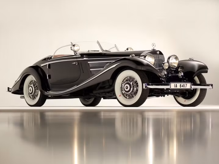 Mercedes-Benz 540K Special Roadster 1936 là một trong những chiếc xe hiếm nhất thế giới đã được công ty Gooding &amp; Co bán đấu giá với 11,77 triệu USD.
